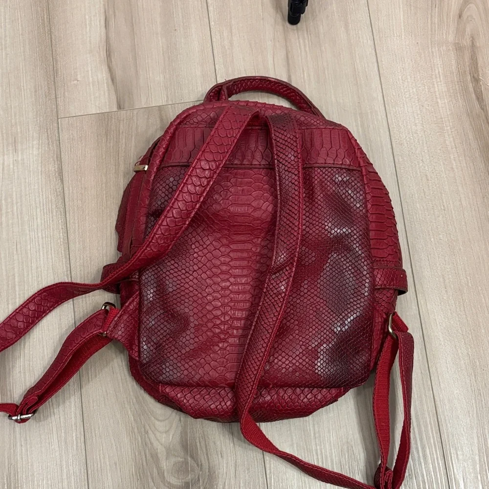 Red Textured Women's Backpack - Picture 2 of 4